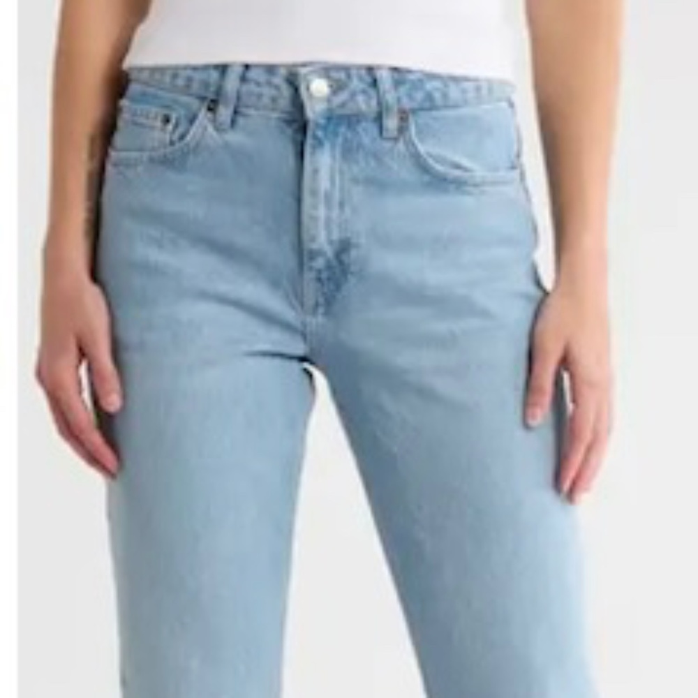 Vintage Wash Raw Hem Straight Leg Mom Jeans Light Blue Denim Size 27 P